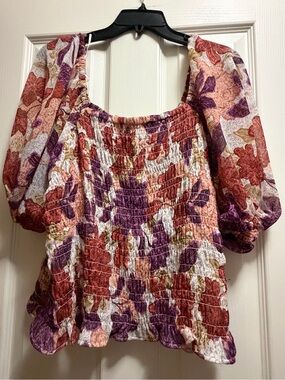 NWOT Old Navy Floral Smocked Puff-Sleeve Top